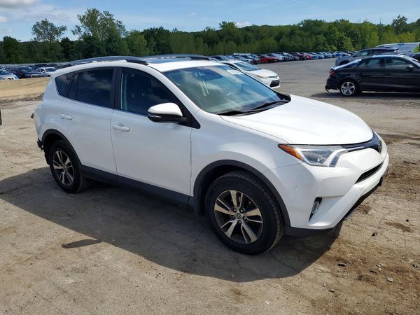 2018 TOYOTA RAV4 Adventure/XLE