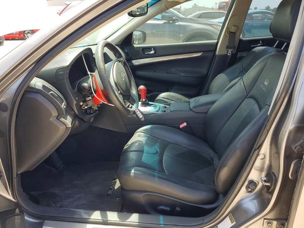 2013 INFINITI G37 — DENT