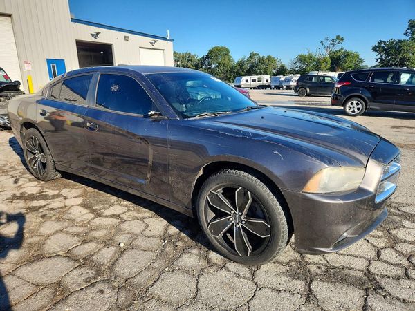 2013 DODGE CHARGER V6