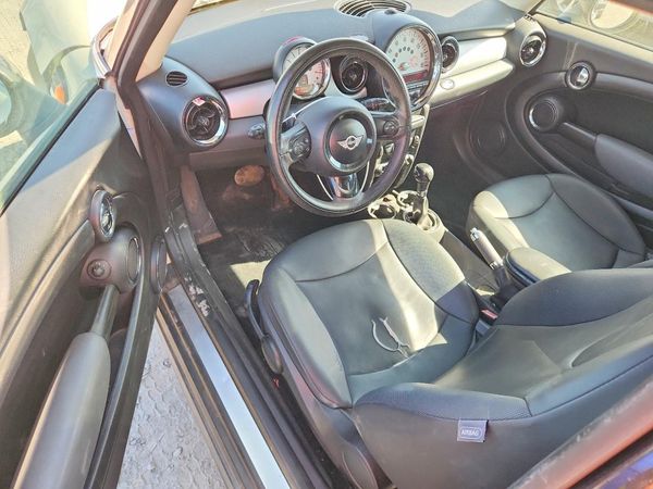 2012 MINI COOPER