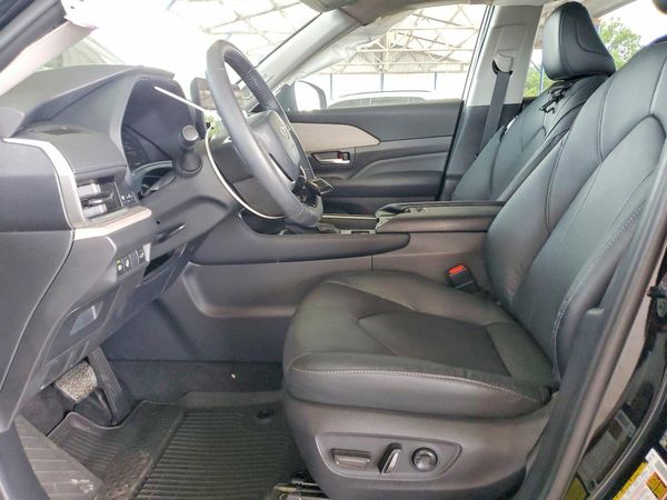 2024 TOYOTA GRAND HIGHLANDER