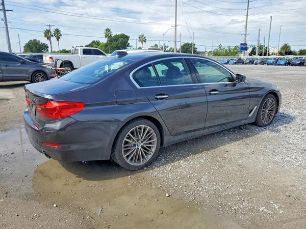 2018 BMW 530