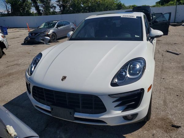 2018 PORSCHE MACAN