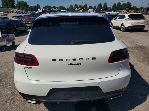 2018 PORSCHE MACAN