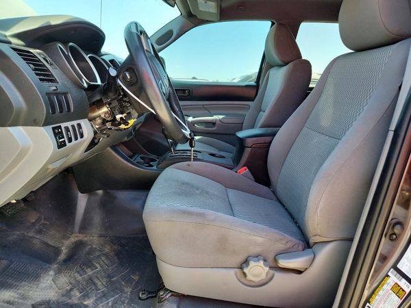 2014 TOYOTA TACOMA Delux Grade — DENT