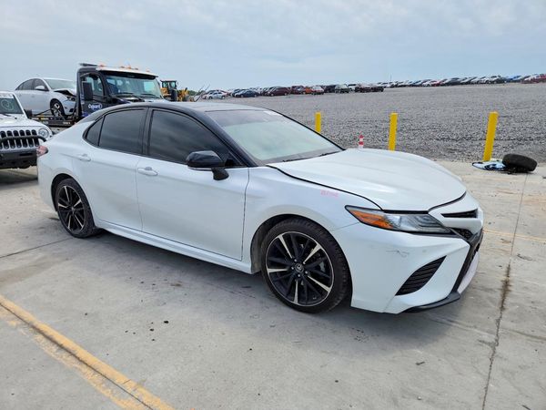 2018 TOYOTA CAMRY XSE