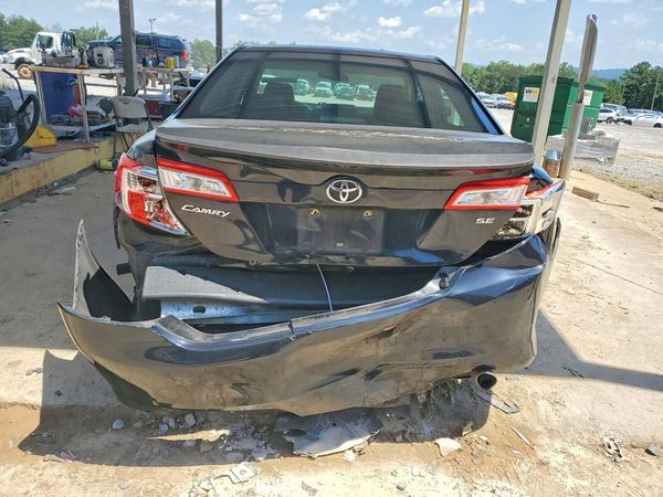 2014 TOYOTA CAMRY