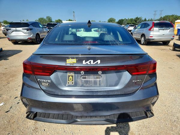 2022 KIA FORTE GT Line
