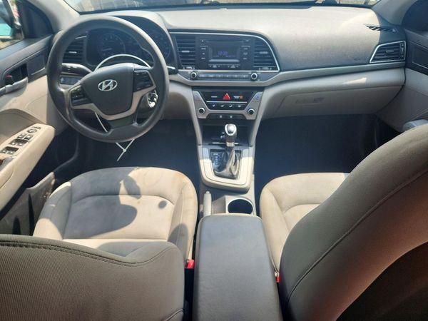 2017 HYUNDAI ELANTRA SE Base