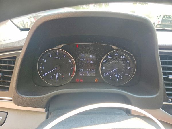 2017 HYUNDAI ELANTRA SE Base