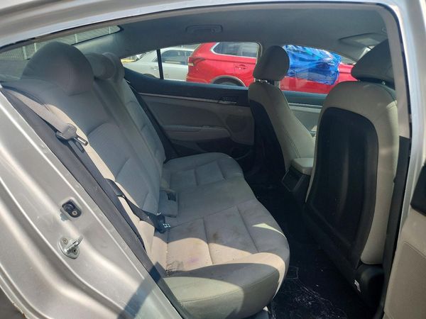2017 HYUNDAI ELANTRA SE Base