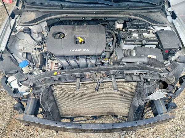 2017 HYUNDAI ELANTRA SE Base