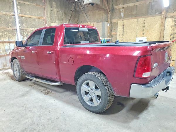 2015 RAM 1500 SLT QUAD CAB 4X4