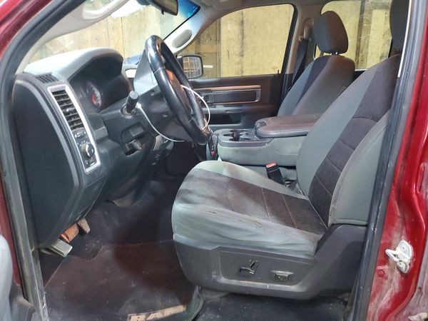 2015 RAM 1500 SLT QUAD CAB 4X4