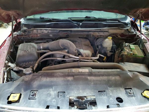 2015 RAM 1500 SLT QUAD CAB 4X4