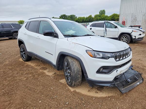 2022 JEEP COMPASS Latitude Lux, Altitude — Passenger 3/4