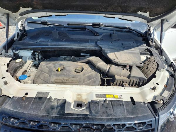 2017 LAND ROVER DISCOVERY SPORT HSE — Engine bay