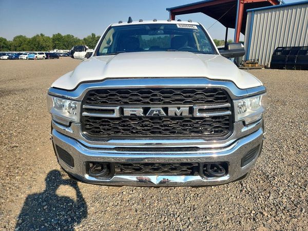 2020 RAM 5500 CREW CAB CHASSIS