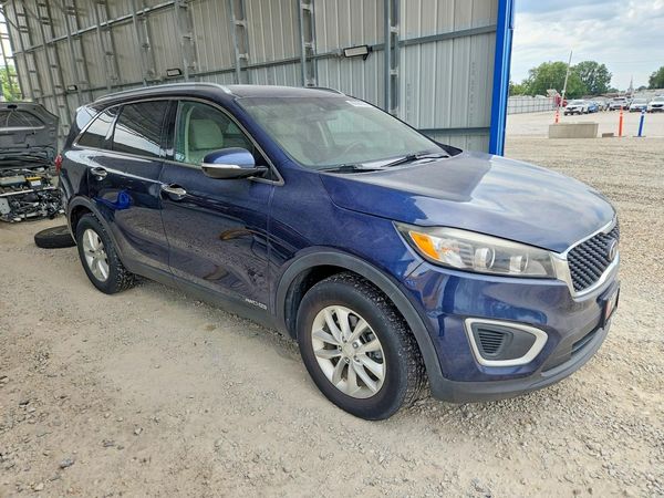 2017 KIA SORENTO L, LX