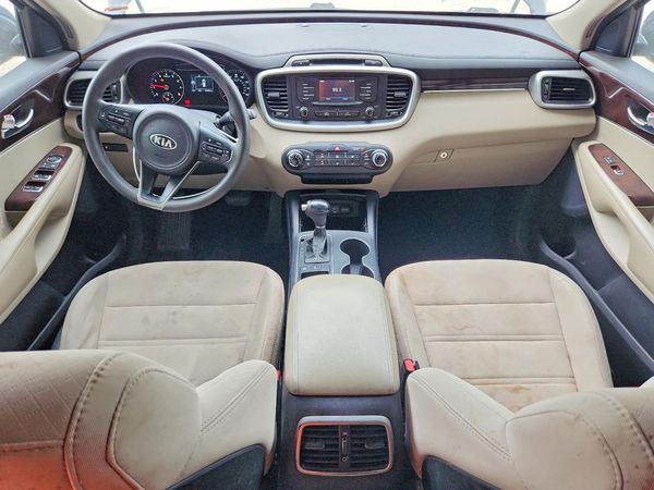 2017 KIA SORENTO L, LX