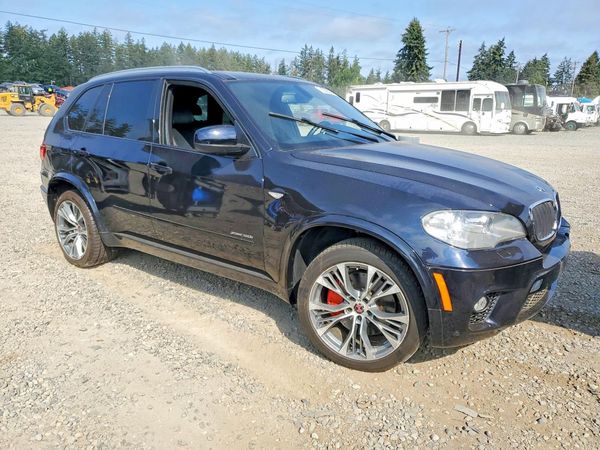 2012 BMW X5 xDrive50i — Passenger 3/4