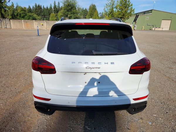2017 PORSCHE CAYENNE