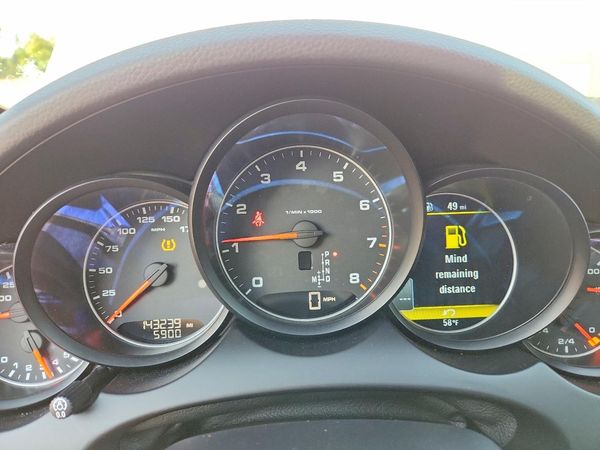 2017 PORSCHE CAYENNE