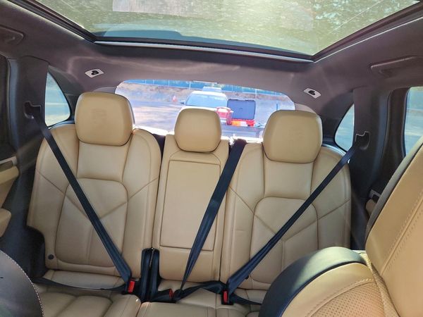 2017 PORSCHE CAYENNE