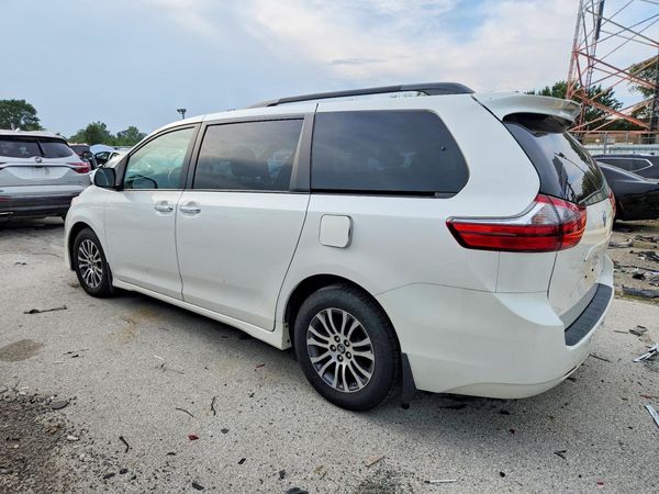 2020 TOYOTA SIENNA Q grade