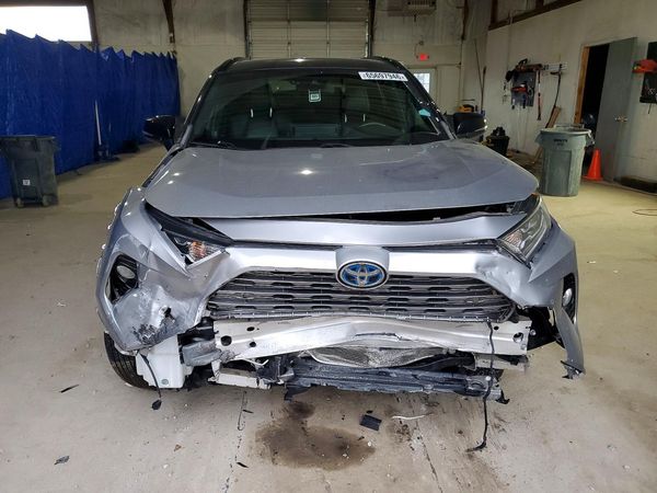 2020 TOYOTA RAV4 XSE HV