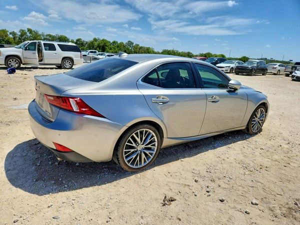 2016 LEXUS IS 200t