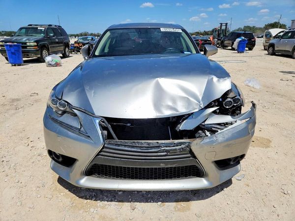 2016 LEXUS IS 200t