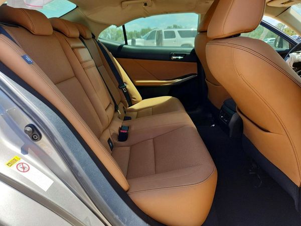 2016 LEXUS IS 200t