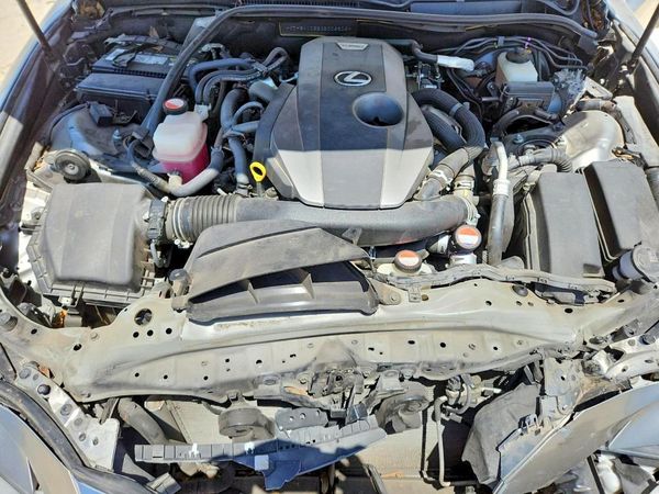 2016 LEXUS IS 200t