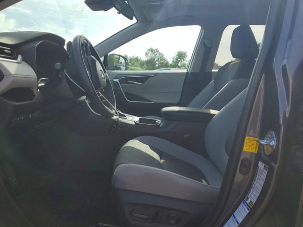 2019 TOYOTA RAV4 XLE / XLE Premium 4WD