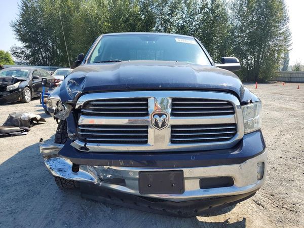 2015 RAM 1500 SLT