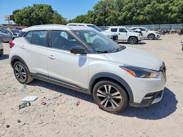 2019 NISSAN KICKS
