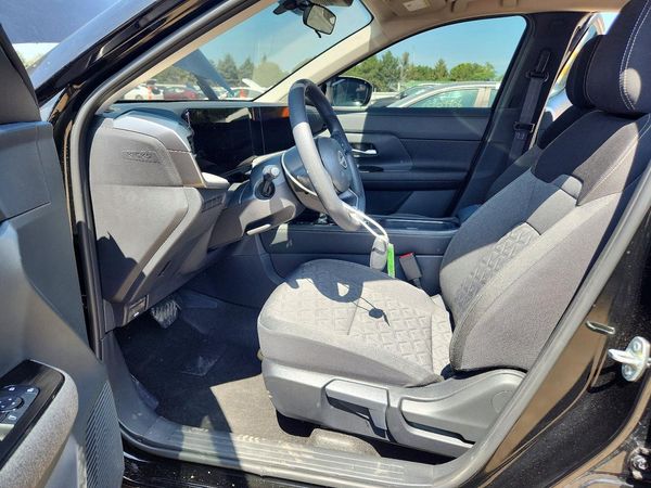 2025 NISSAN KICKS