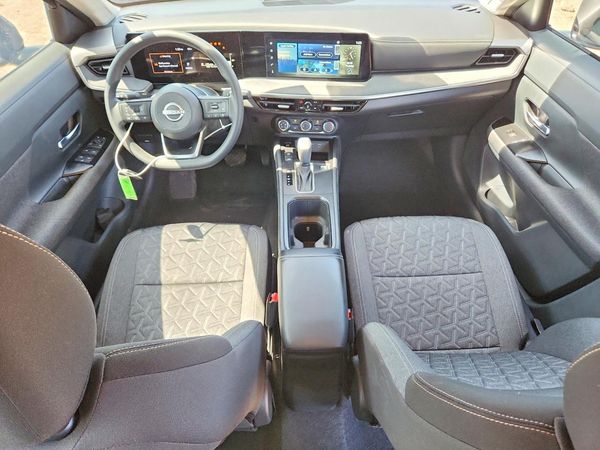 2025 NISSAN KICKS