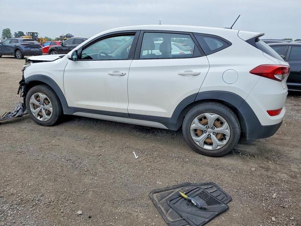 2017 HYUNDAI TUCSON SE (no options)