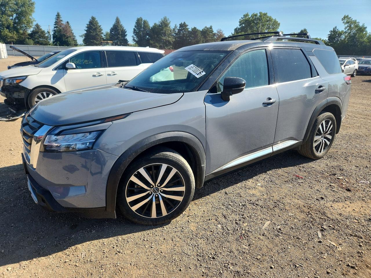 2024 NISSAN PATHFINDER PLATINUM — Front 3/4