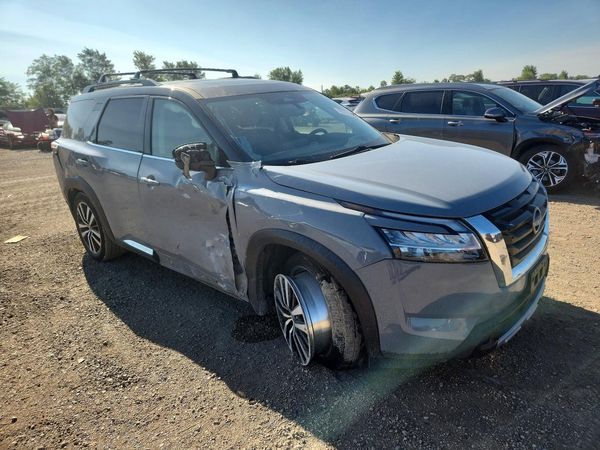 2024 NISSAN PATHFINDER PLATINUM — Passenger 3/4