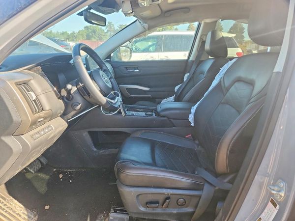 2024 NISSAN PATHFINDER PLATINUM — DENT