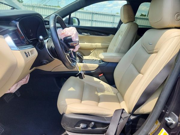 2018 CADILLAC XT5