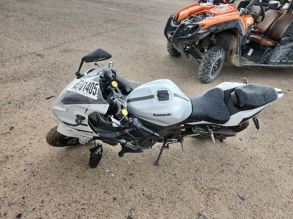 2025 KAWASAKI ZX400