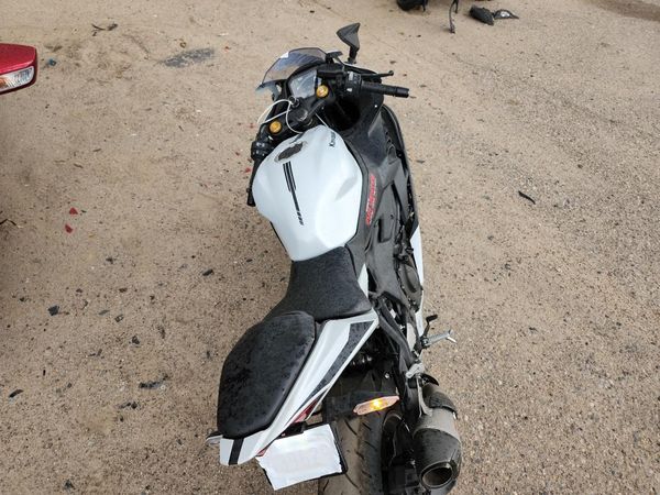 2025 KAWASAKI ZX400