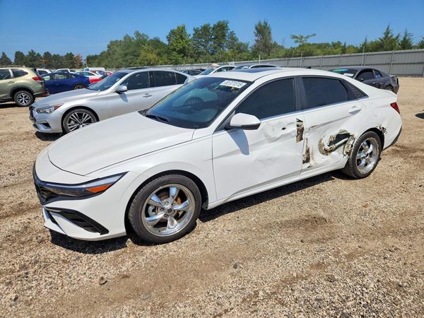 2024 HYUNDAI ELANTRA