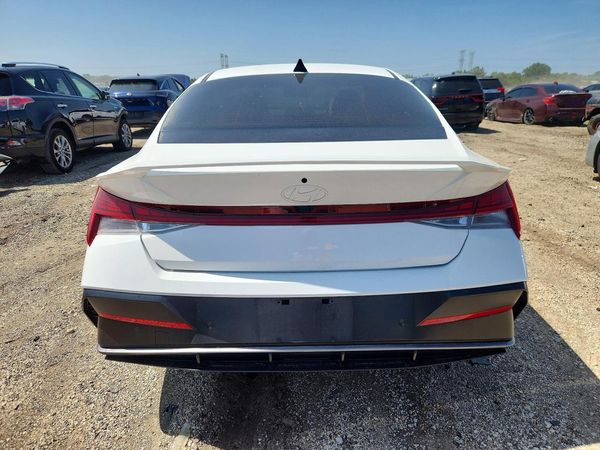 2024 HYUNDAI ELANTRA Limited