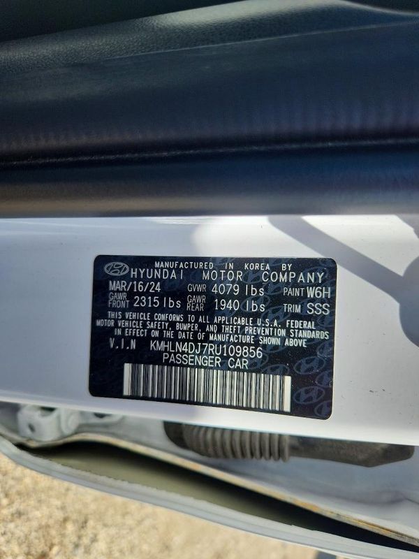 2024 HYUNDAI ELANTRA Limited