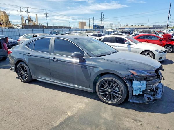 2025 TOYOTA CAMRY